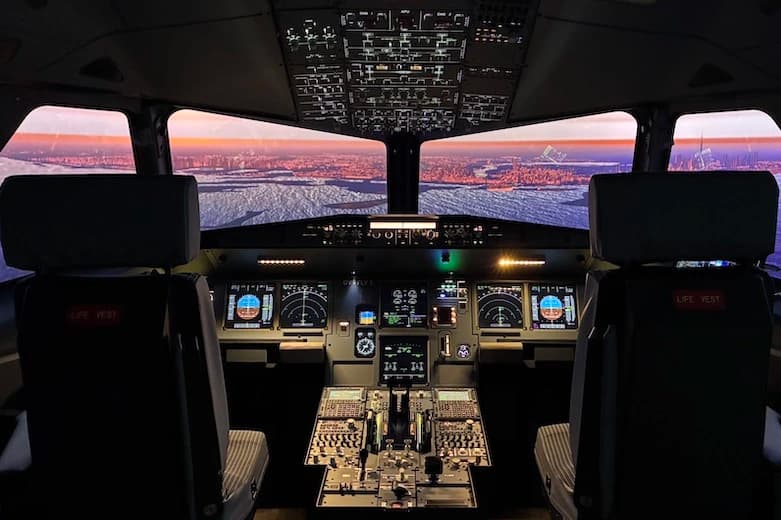 Realistic Airbus A320 simulator